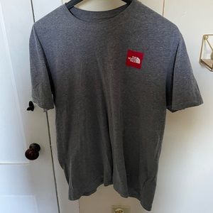 North face t shirt size medium